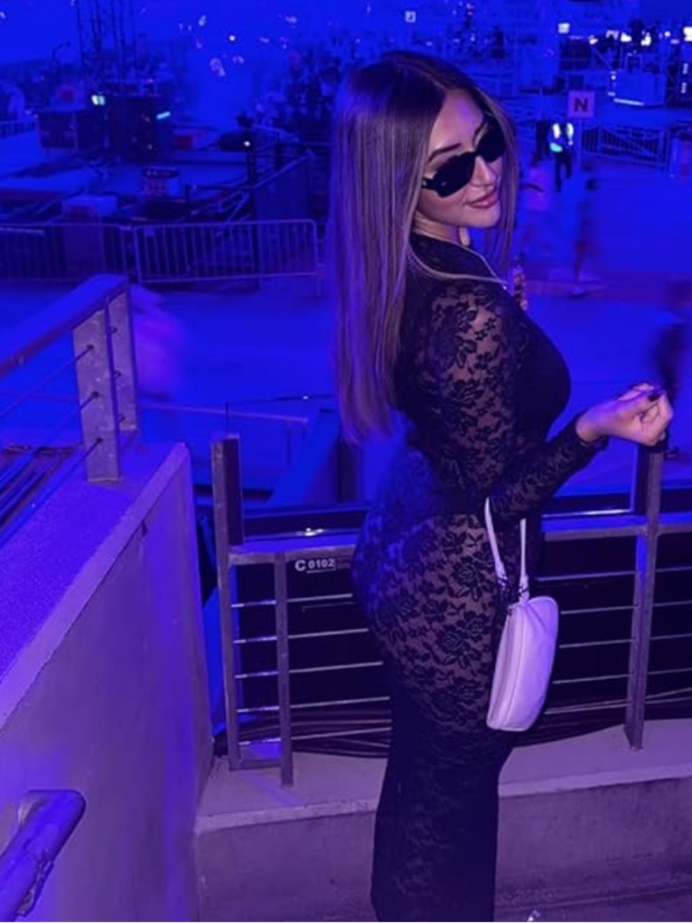 Full lace maxi dress in black - Picture 6 of 6